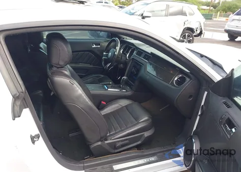 2014 Ford Mustang Gt Premium z USA, uszkodzony, nr VIN 1ZVBP8CF0E5208034